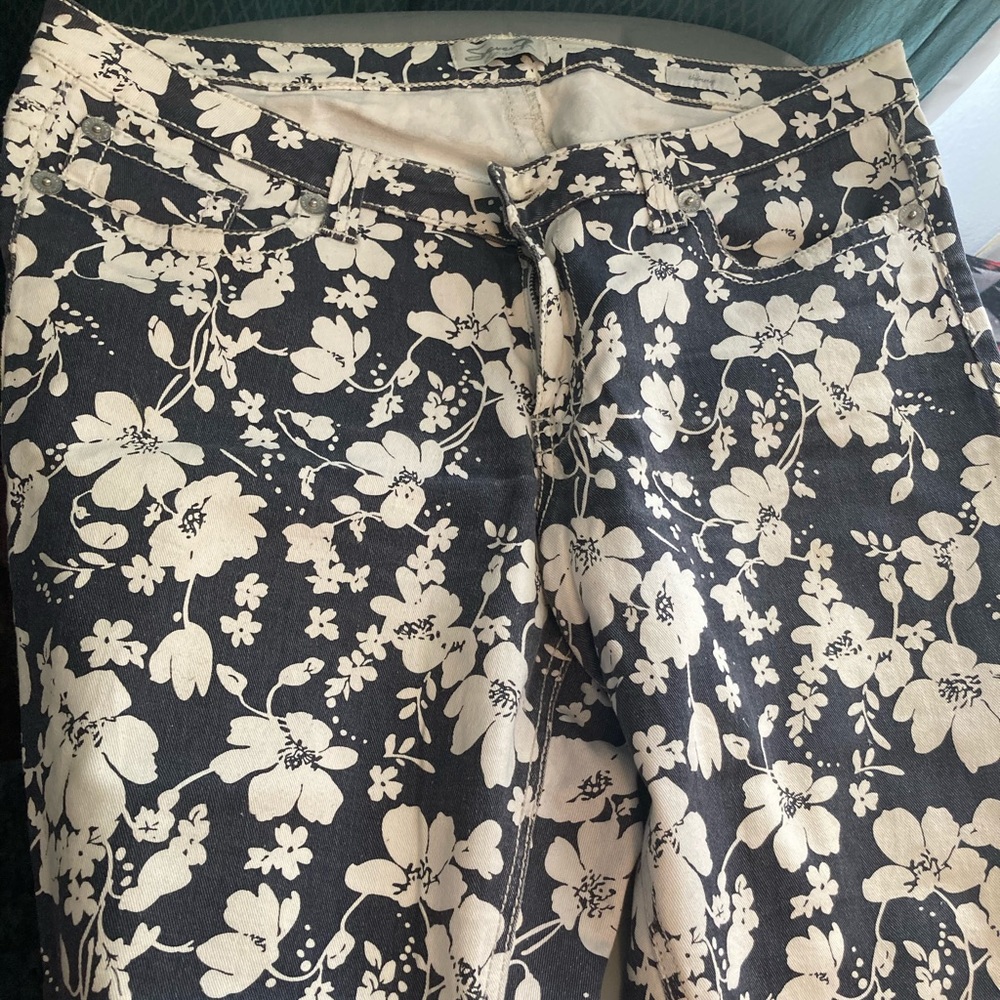 Floral denim skinny jean.